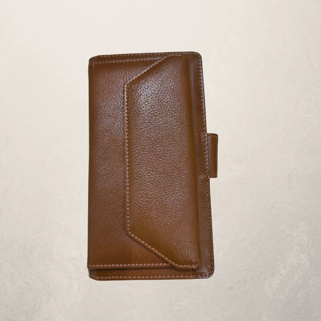 Wallets & Clutches